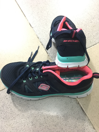 Skechers spor ayakkabı 