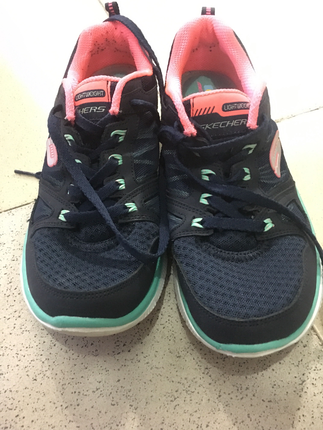 38 Beden Skechers spor ayakkabı 