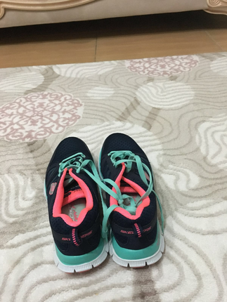 37 Beden Skechers 