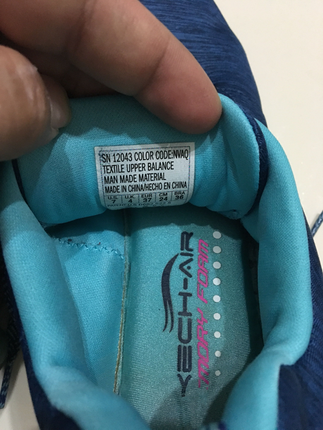 37 Beden Skechers