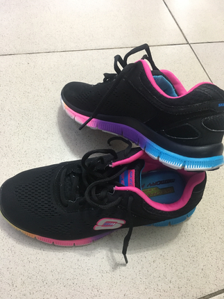 Skechers spor ayakkabı 