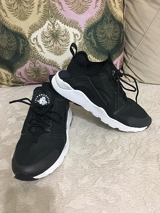 37 Beden Nike huarec 
