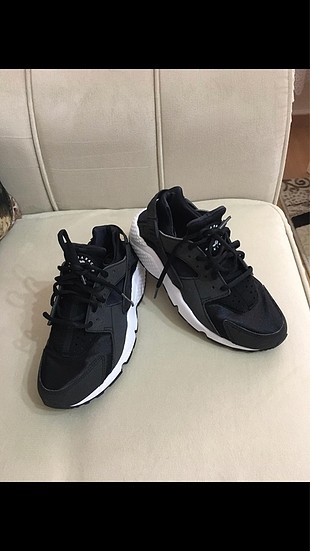 Nike huarec
