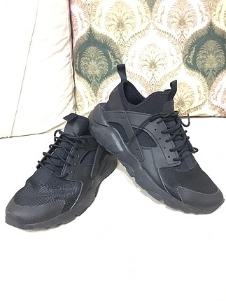 Nike huarec