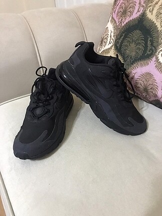 Nike air270