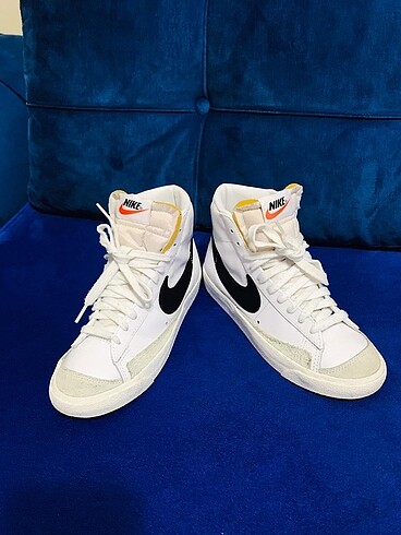 Nike blazer mid