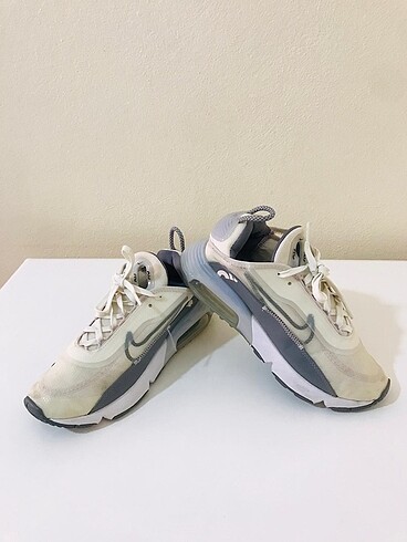 Nike 2090 modeli