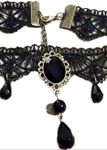 Siyah İşlemeli Gotik Boncuklu Kolye