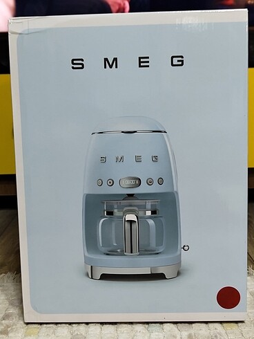 Smeg Filtre Kahve Makinesi kırmızı