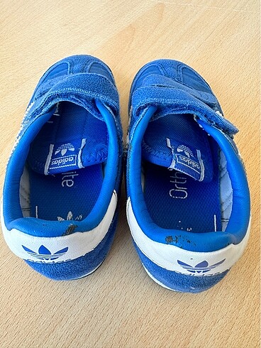 25 Beden mavi Renk Adidas spor ayakkabı