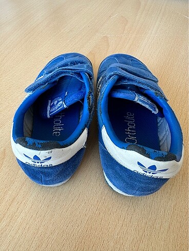 26 Beden mavi Renk Adidas çocuk spor ayakkabı