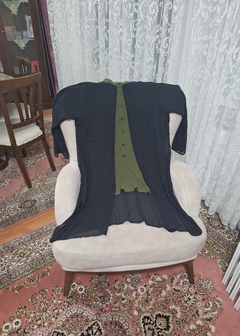 Uzun Kollu Siyah Gotik Kadın Cübbesi - Görsel 2