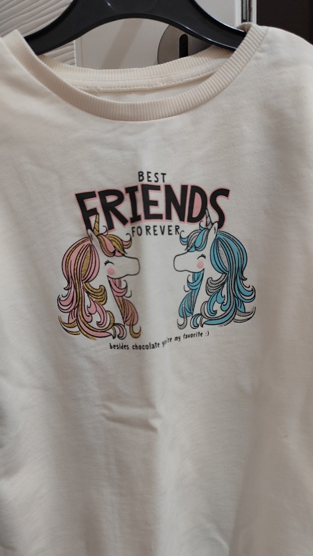 sweatshirt ve kot pantolon - Görsel 3