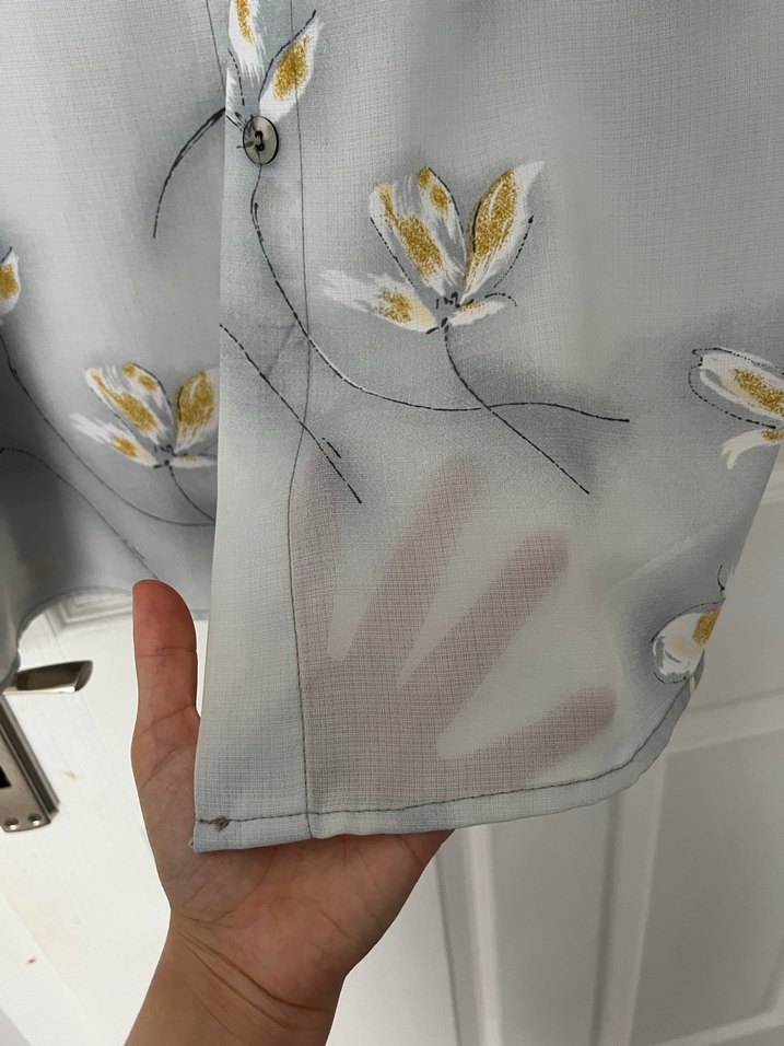 Gri Çiçekli Düğmeli Kadın Gömlek - Görsel 4