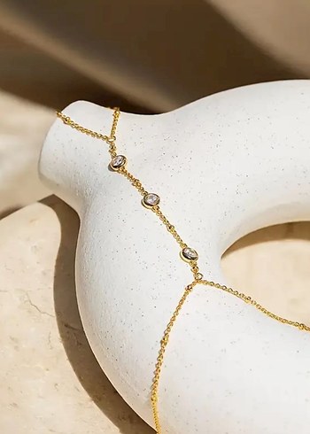 Zincir Detaylı Altın Rengi El Zinciri - Görsel 2