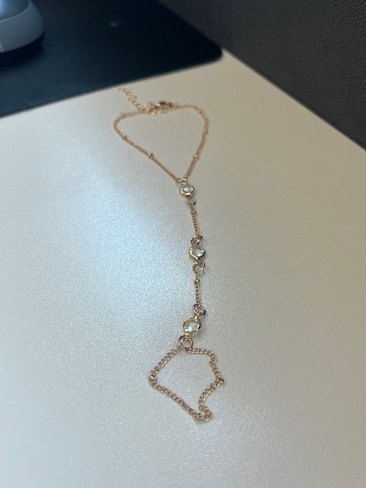 Zincir Detaylı Altın Rengi El Zinciri - Görsel 4