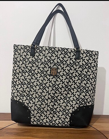Tomy Hilfiger çanta orijinaldir
