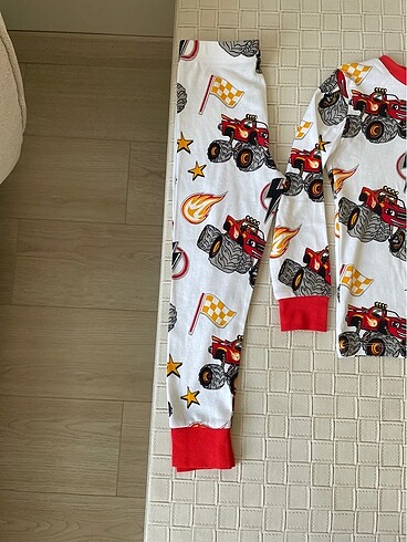4 Yaş Beden Erkek çocuk pijama takımı