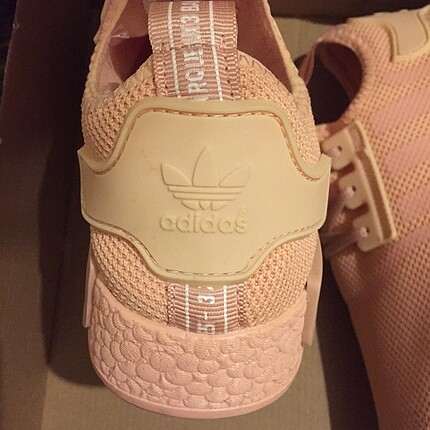 pembe spor ayakkabi