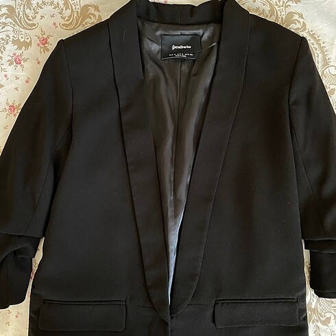 Stradivarius kivrik kollu blazer ceket