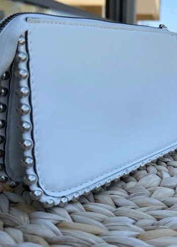 Minimalist Zincir Detaylı Beyaz Kadın El Zinciri - Görsel 2