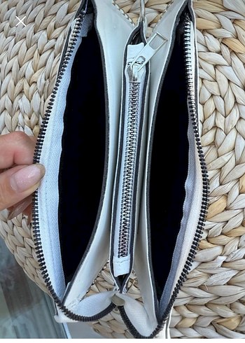 Minimalist Zincir Detaylı Beyaz Kadın El Zinciri - Görsel 4