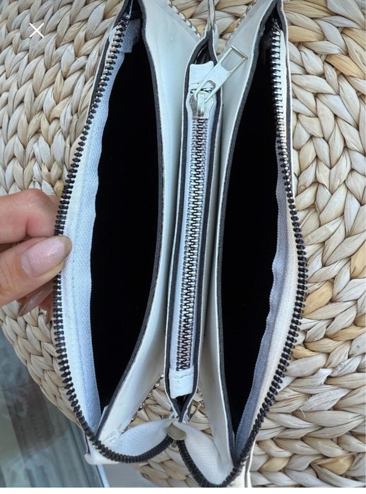 Minimalist Zincir Detaylı Beyaz Kadın El Zinciri - Görsel 4