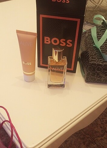 Boss alıve parfüm krem set