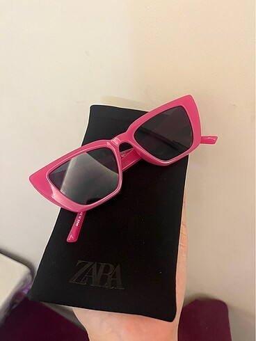 Zara barbie gözlük