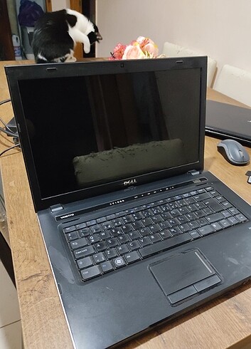 Dell Vostro 3500