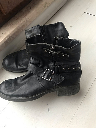 38 Beden siyah Renk 37-38 uyumlu bot 