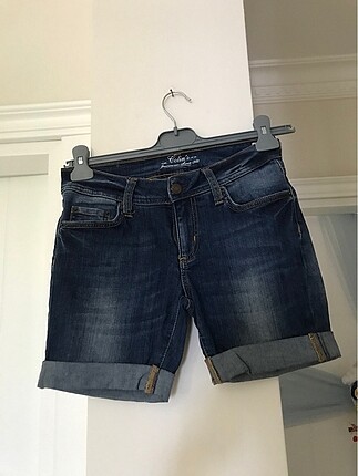 Colins yepyeni Jean sort 36 beden likrali