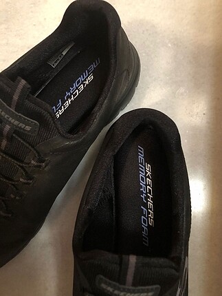 37 Beden siyah Renk Orjinal Skechers ayakkabi yeni hediye geldi 2 kez giydim sifirda