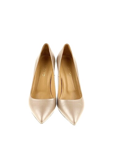 39 Beden Poletto Stiletto %70 İndirimli.
