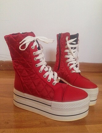 36 Beden Converse bot