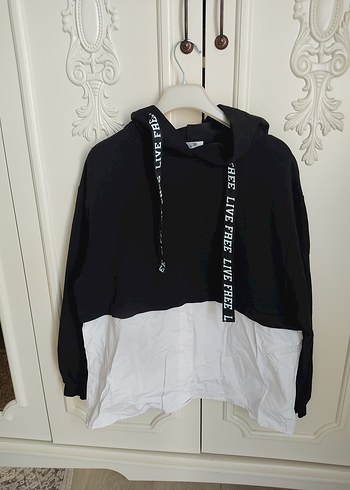 Kemer Detaylı Siyah Kapüşonlu Sweatshirt