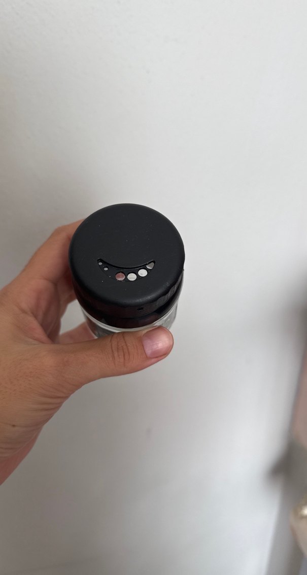 Siyah Kapaklı tuzluk - Görsel 2