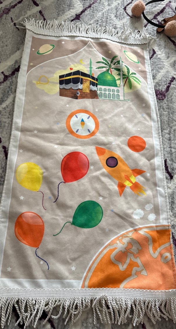 Çocuklar için renkli baskılı tekstil seccade - Görsel 2