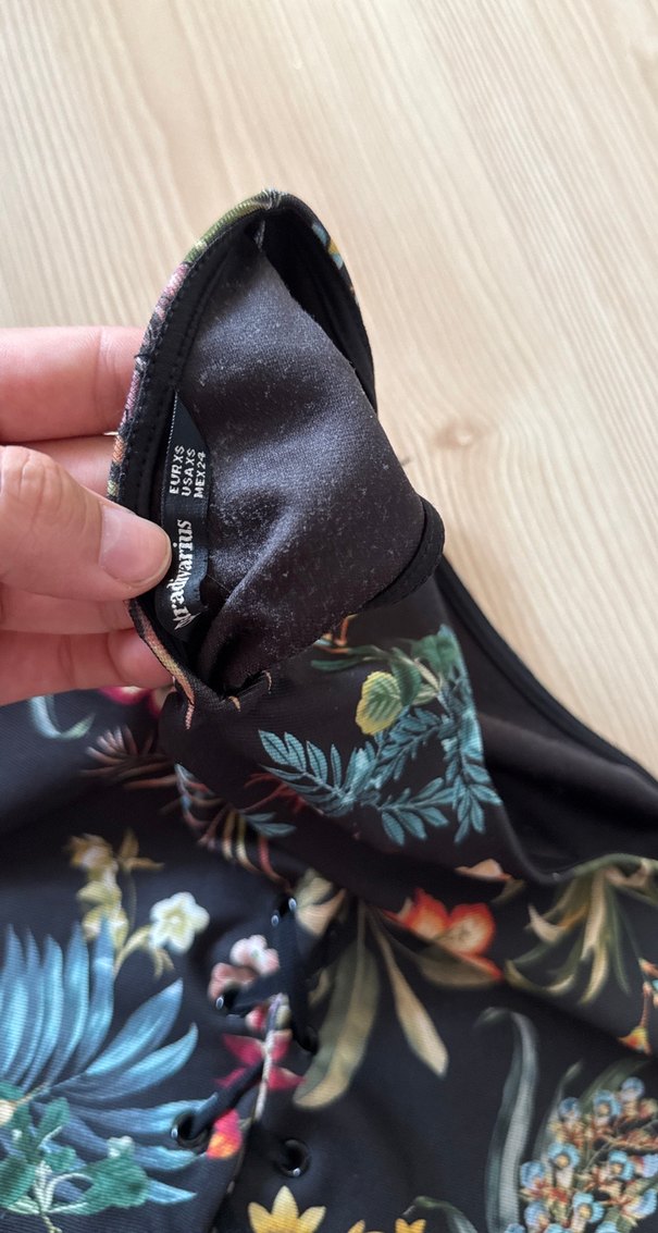 Kız Çocuk Desenli Düğmeli Kolsuz Üst - Görsel 2