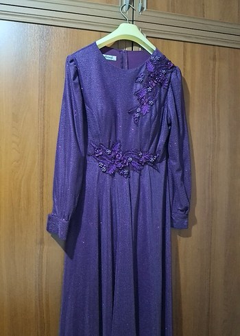 Uzun Kollu Mor Nakışlı Abiye Elbise - Görsel 4