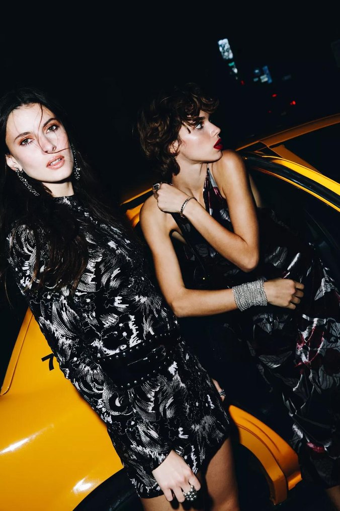 Uzun Kollu Yüksek Yakalı Payetli Desenli Elbise - Görsel 4