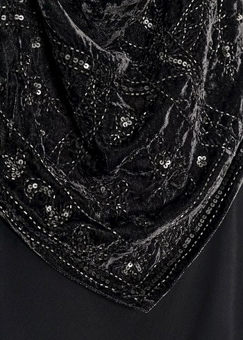 Siyah Nakışlı Uzun Drapeli Kadın Elbise - Görsel 3