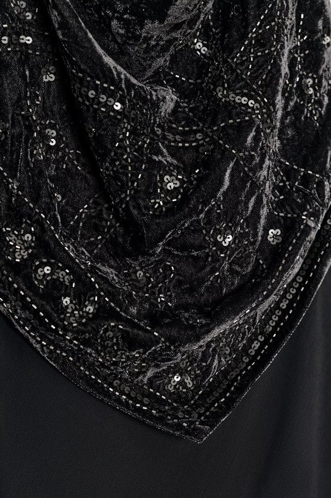 Siyah Nakışlı Uzun Drapeli Kadın Elbise - Görsel 3