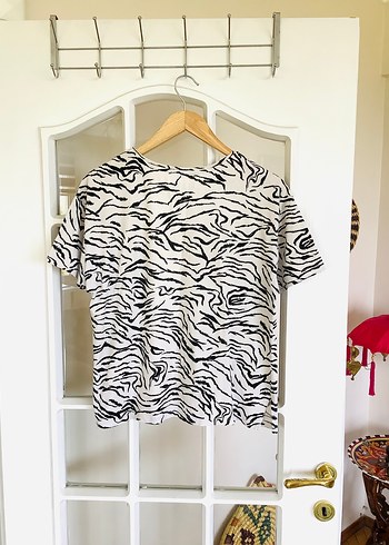 l Beden Zebra Desenli Beyaz Kadın Tişört
