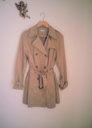 Trenchcoat...