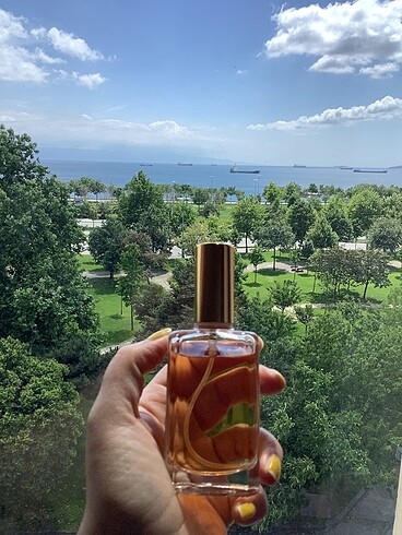 Beden TOM FORD LOST CHERRY