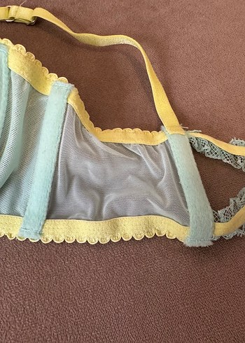 34 Beden turkuaz Renk Victorias Secret mint yeşili ve sarı detaylı yeni sütyen
