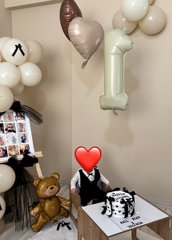 Erkek bebek Beyaz Siyah Fiyonklu Doğum Günü kıyafeti ve Bebek - Görsel 3