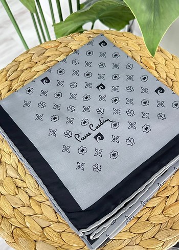 Kahverengi Fırfırlı Kadın eşarp - Görsel 9