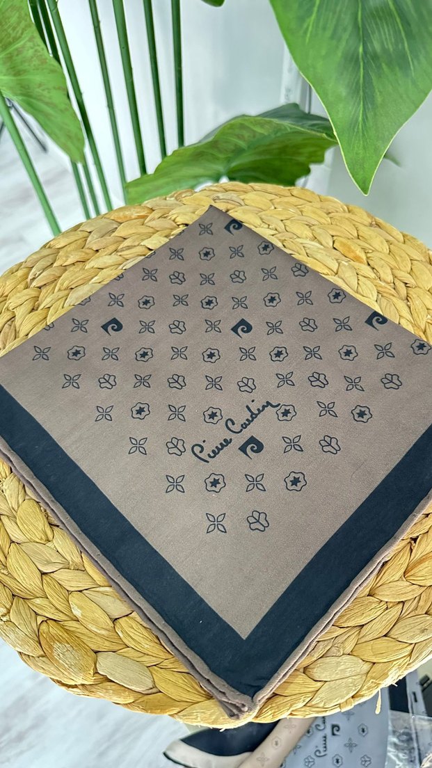 Kahverengi Fırfırlı Kadın eşarp - Görsel 3